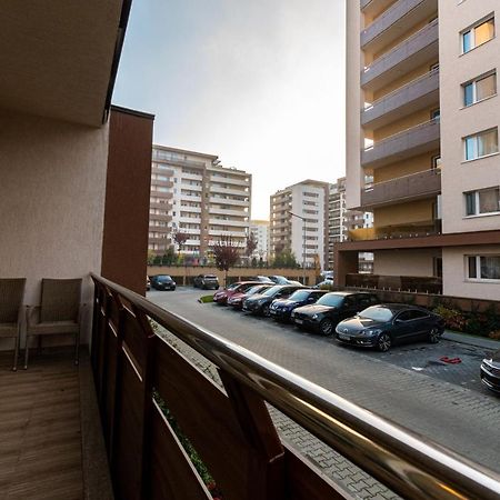 Yan Apartment - Near Mall & Free Private Parking 브라쇼브 외부 사진
