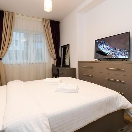 Yan Apartment - Near Mall & Free Private Parking 브라쇼브 외부 사진
