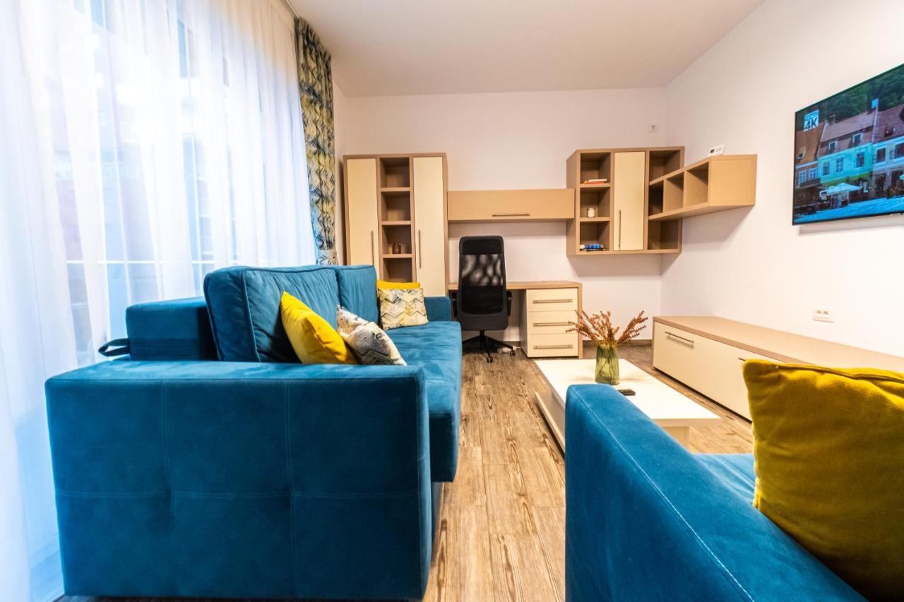 Yan Apartment - Near Mall & Free Private Parking 브라쇼브 외부 사진